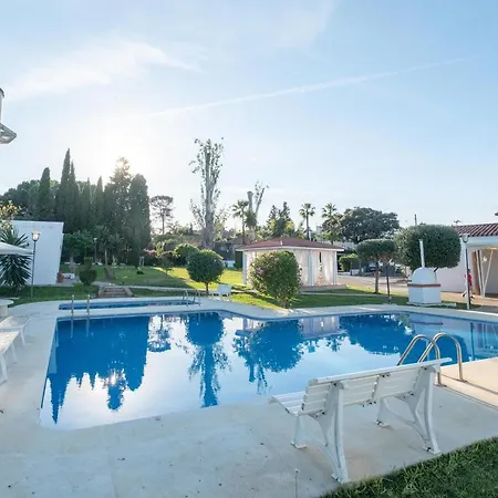 Agradable Villa Con Piscina Seville Exterior photo