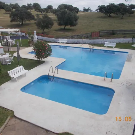 Agradable Villa Con Piscina Seville Exterior photo